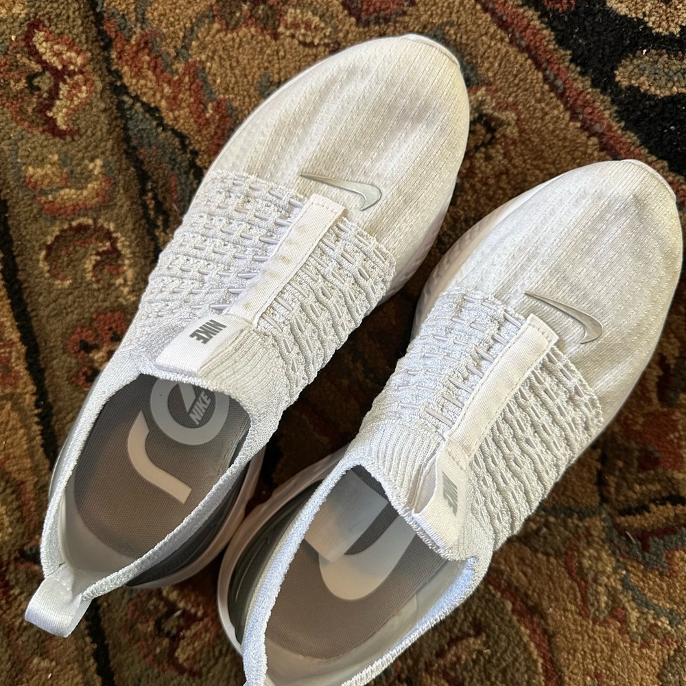 Nike White and Gray Women's Sneakers - Picture 6 of 9
